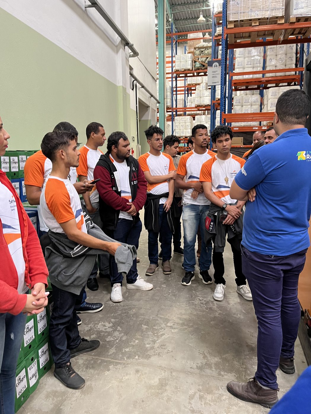 Visita da turma 2024 ao escritório e ao centro de logística da Coagro
