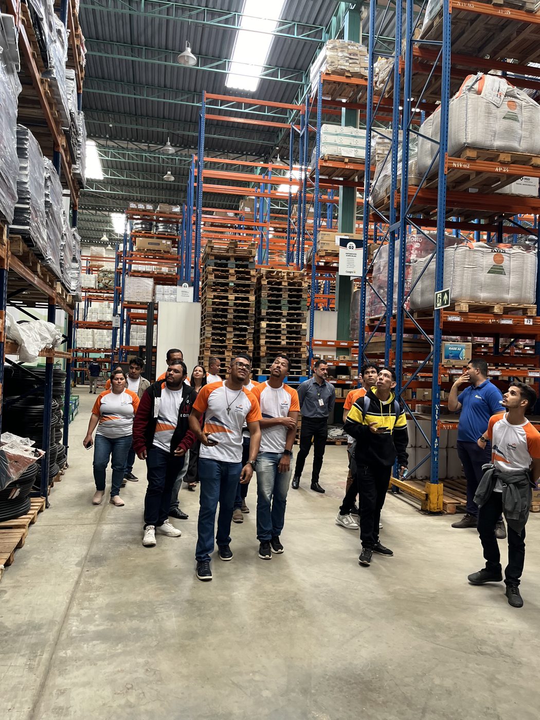 Visita da turma 2024 ao escritório e ao centro de logística da Coagro