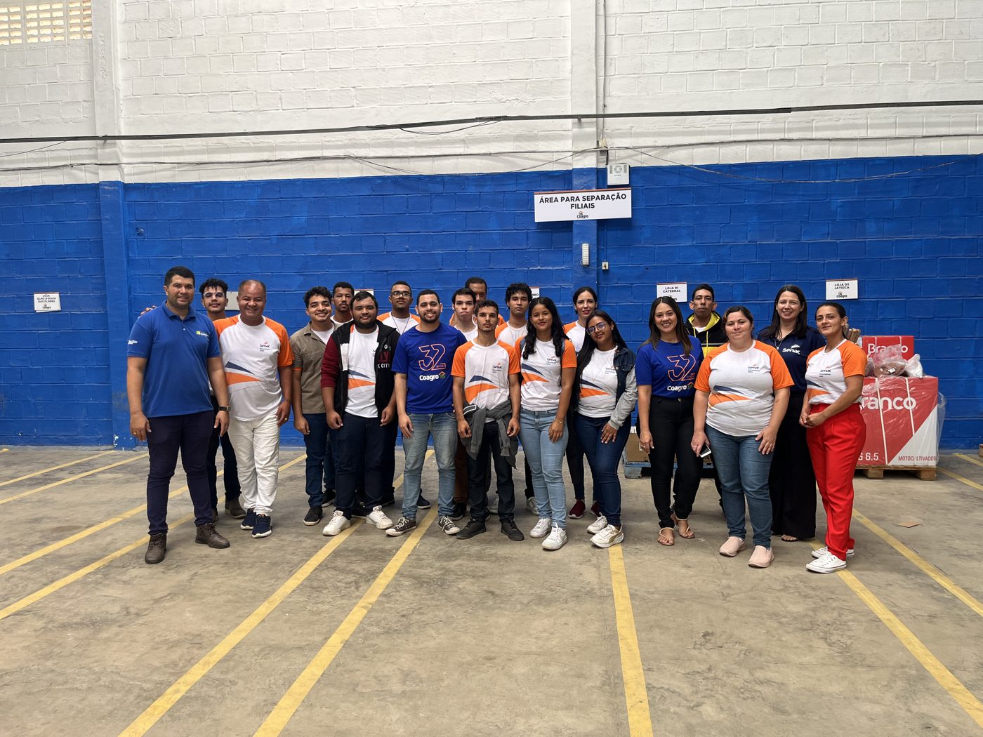 Visita da turma 2024 ao escritório e ao centro de logística da Coagro