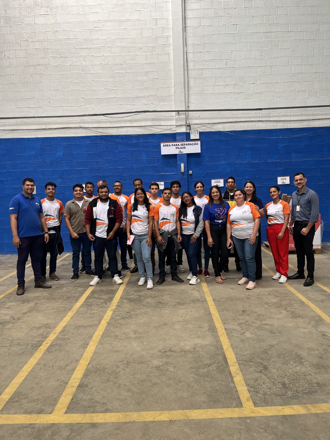 Visita da turma 2024 ao escritório e ao centro de logística da Coagro