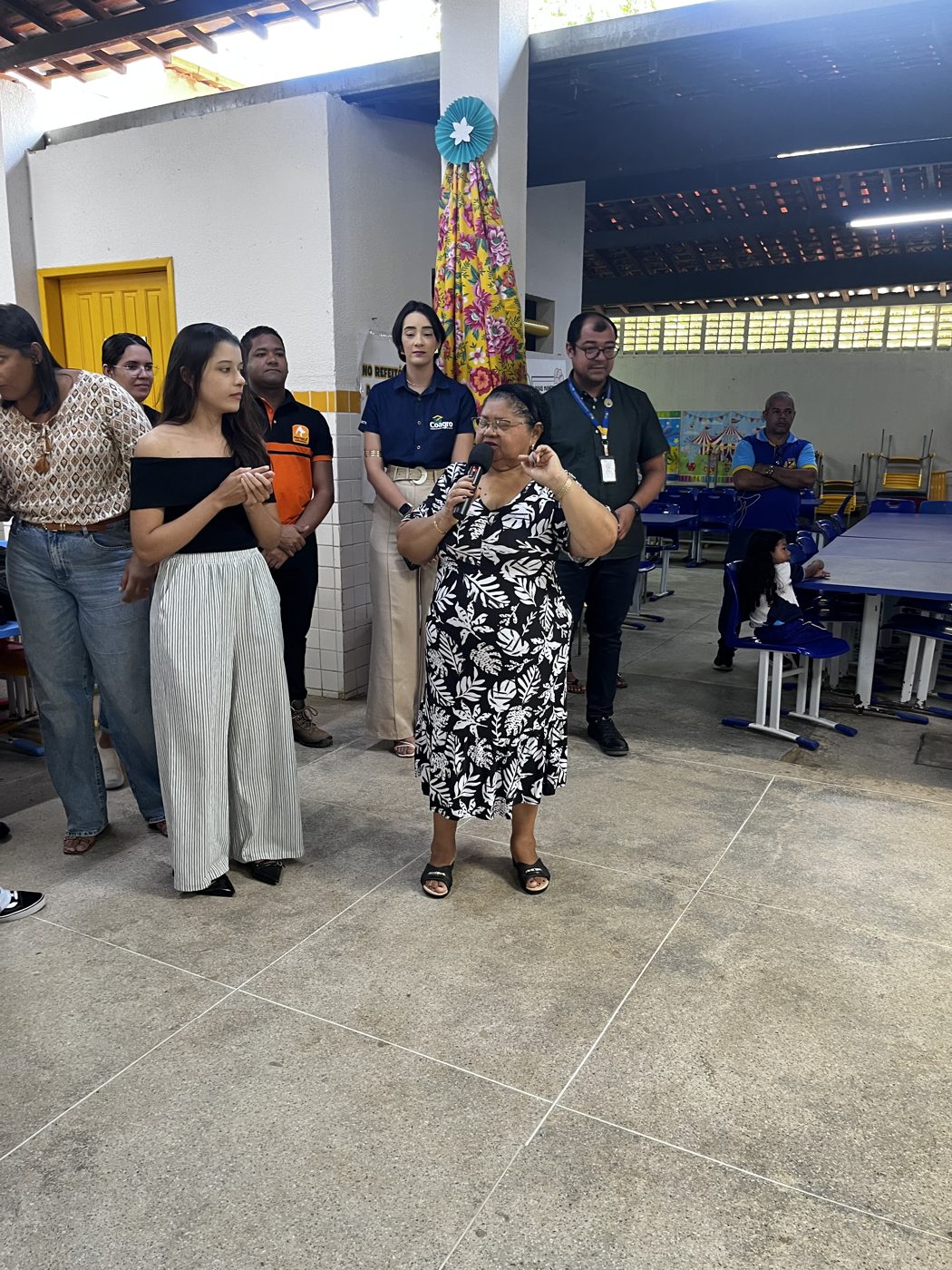 Entrega dos kits escolares na Escola de Ensino Fundamental Clodoaldo Pedro da Silva