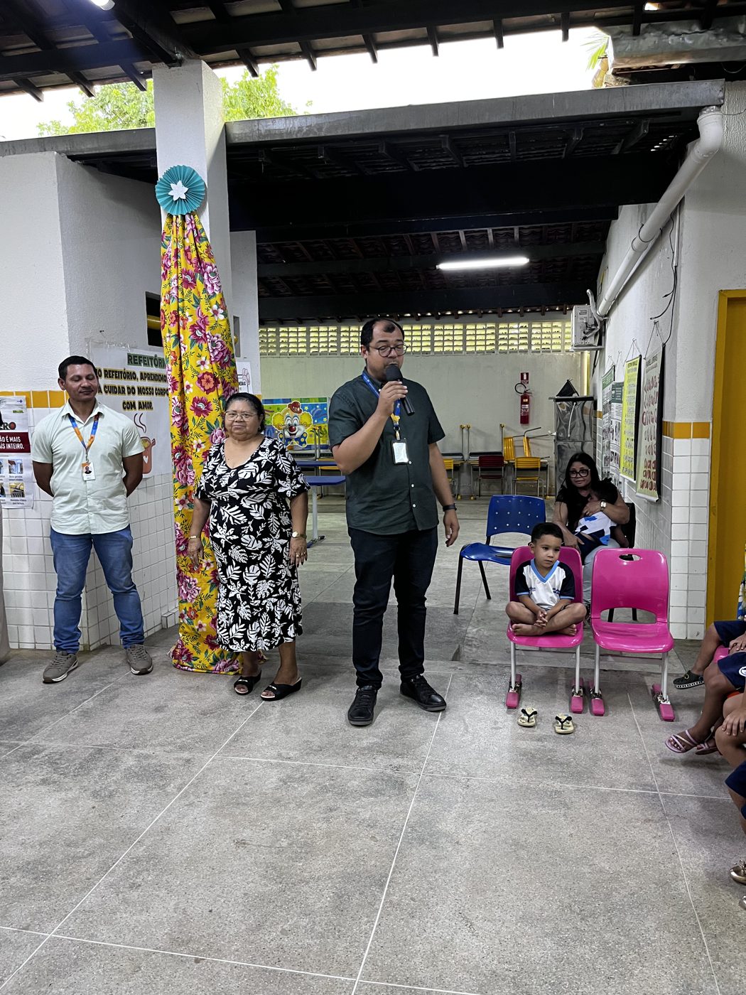 Entrega dos kits escolares na Escola de Ensino Fundamental Clodoaldo Pedro da Silva