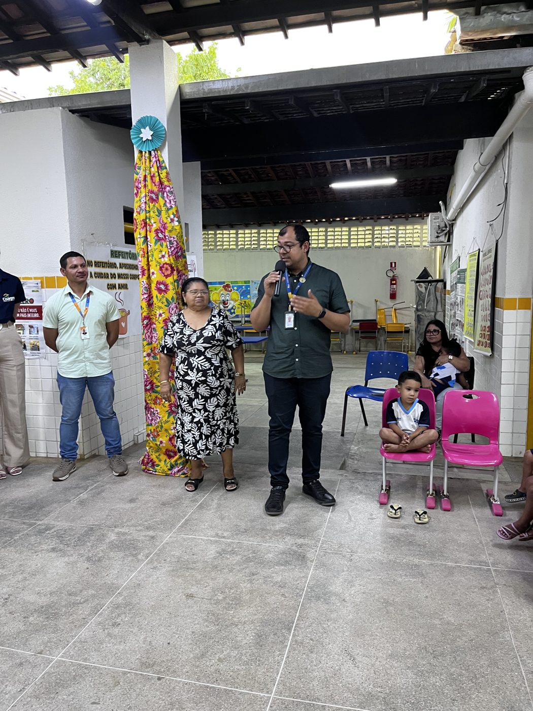 Entrega dos kits escolares na Escola de Ensino Fundamental Clodoaldo Pedro da Silva