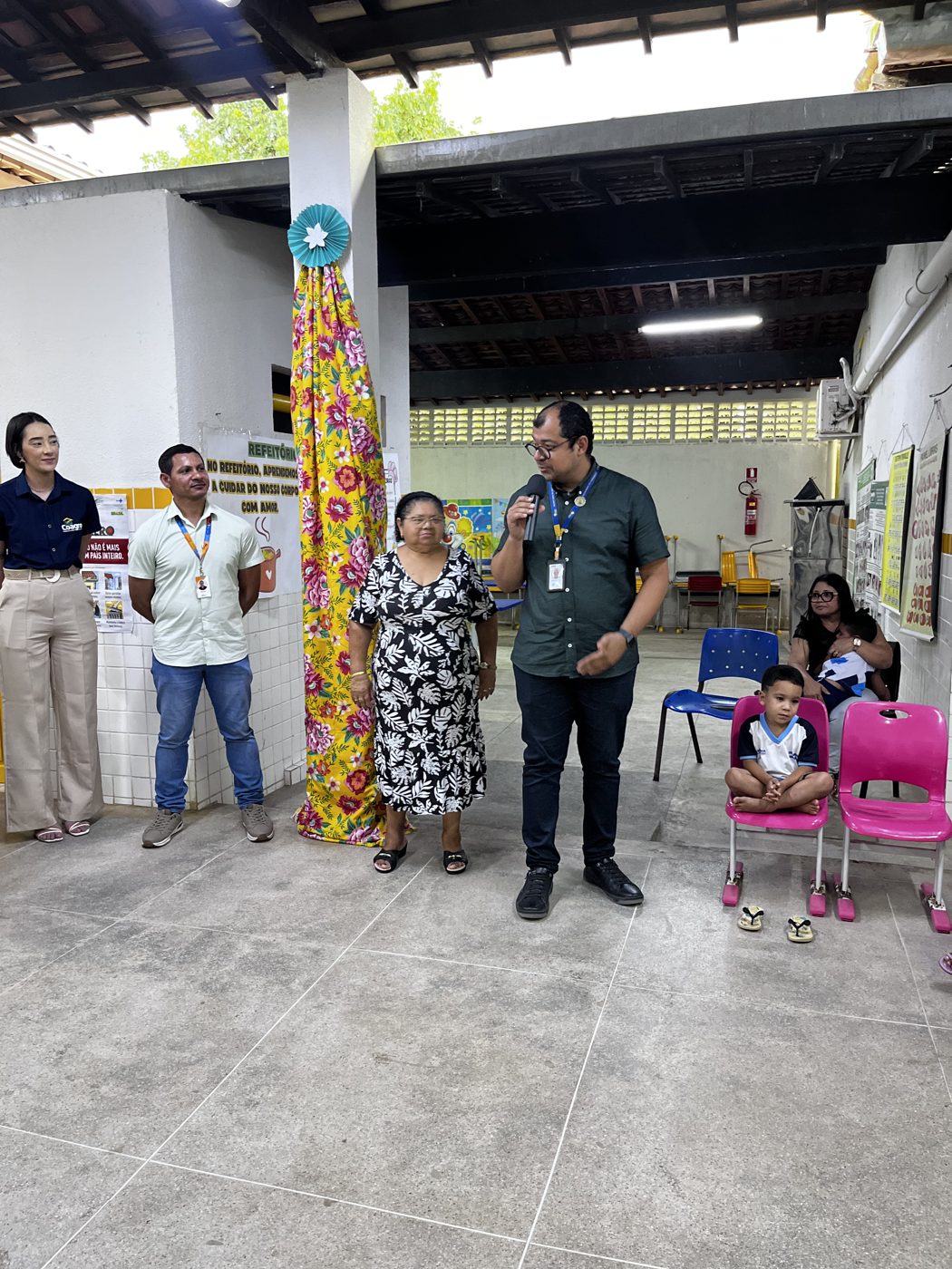 Entrega dos kits escolares na Escola de Ensino Fundamental Clodoaldo Pedro da Silva