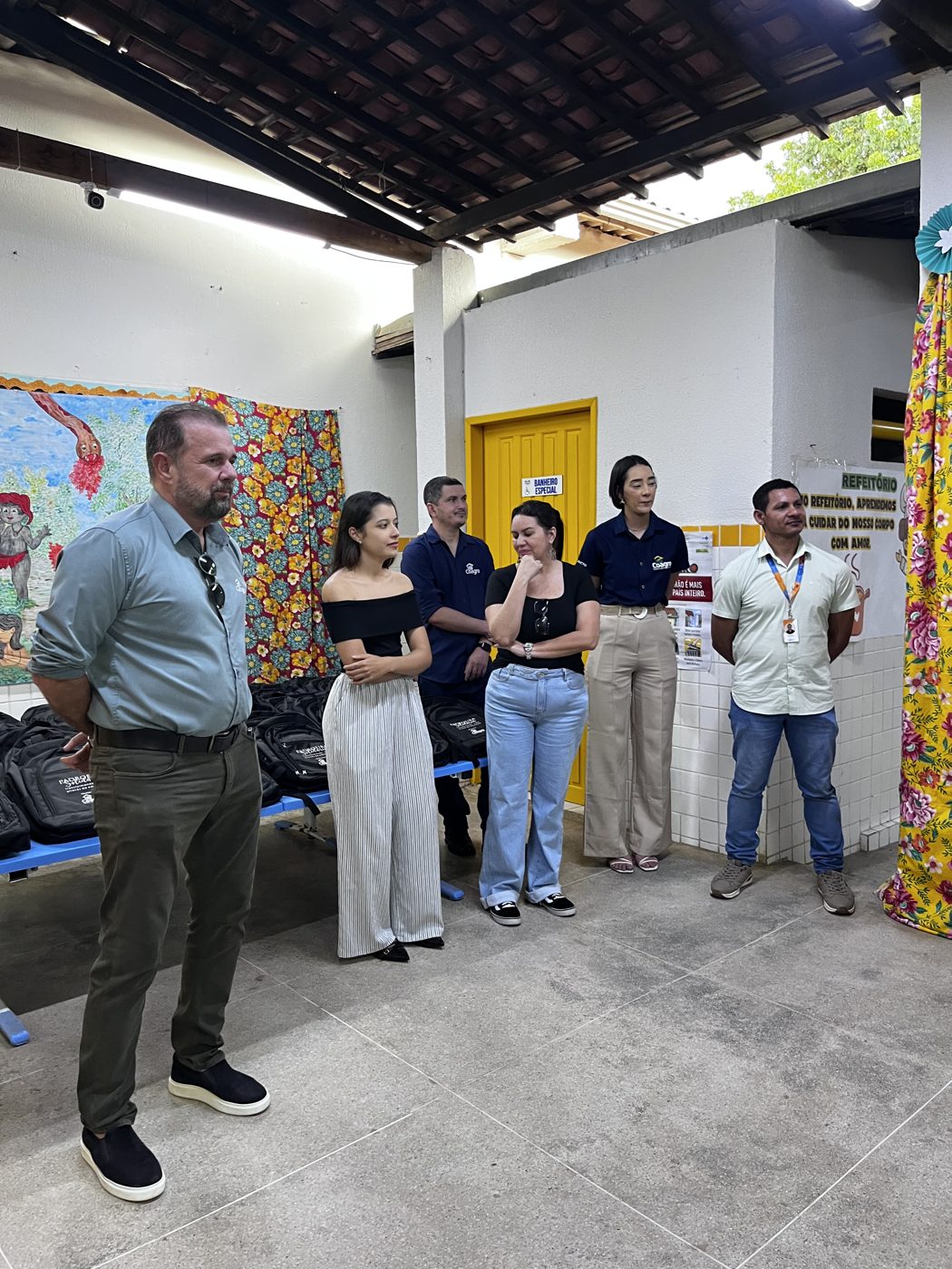 Entrega dos kits escolares na Escola de Ensino Fundamental Clodoaldo Pedro da Silva