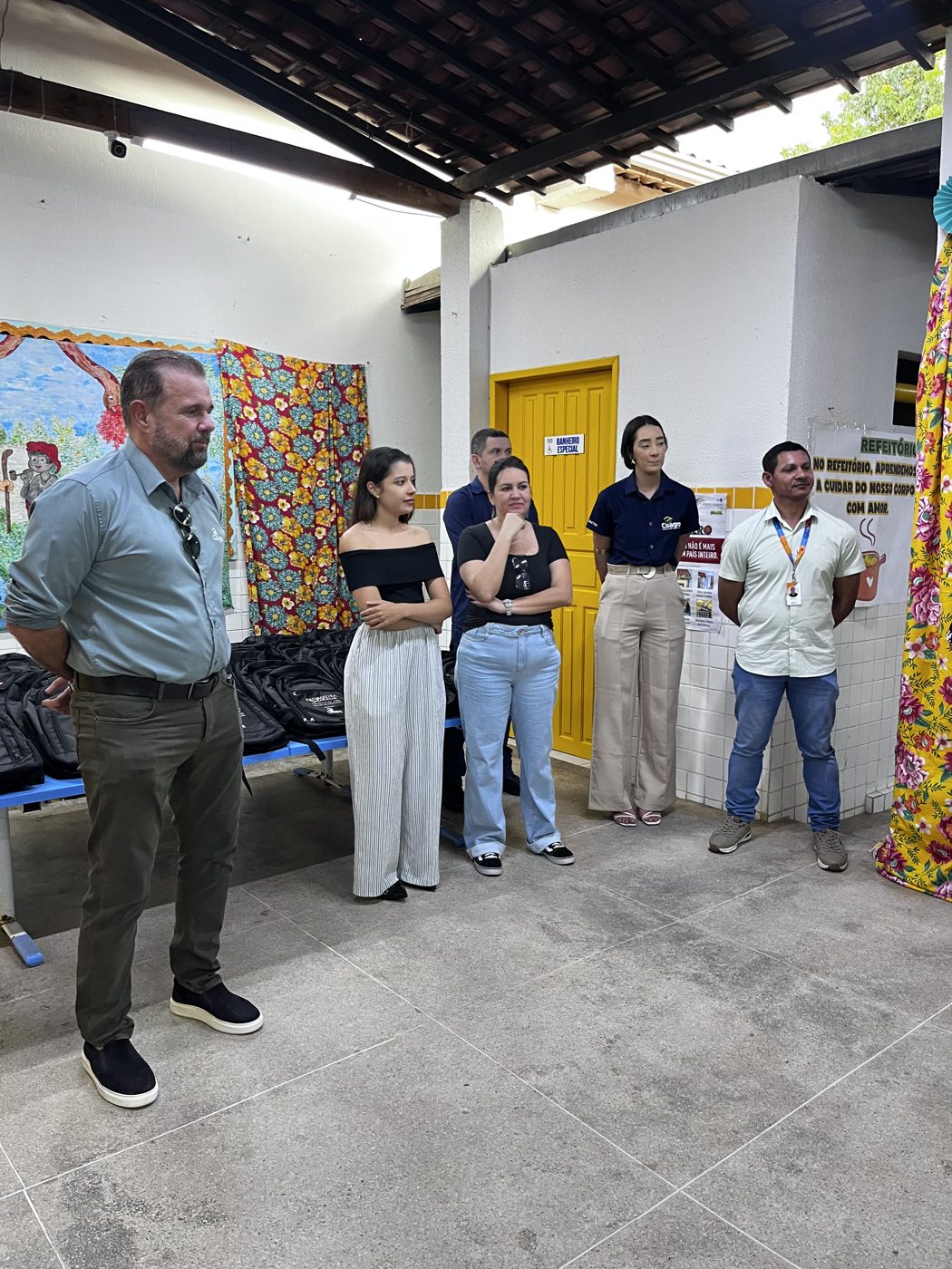 Entrega dos kits escolares na Escola de Ensino Fundamental Clodoaldo Pedro da Silva