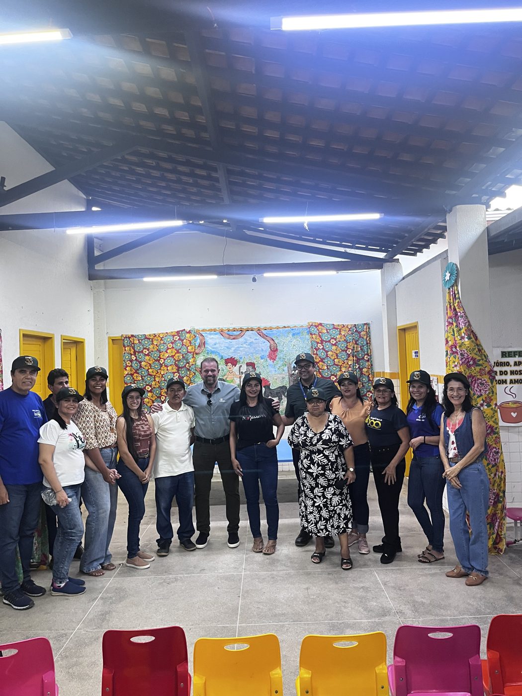 Entrega dos kits escolares na Escola de Ensino Fundamental Clodoaldo Pedro da Silva